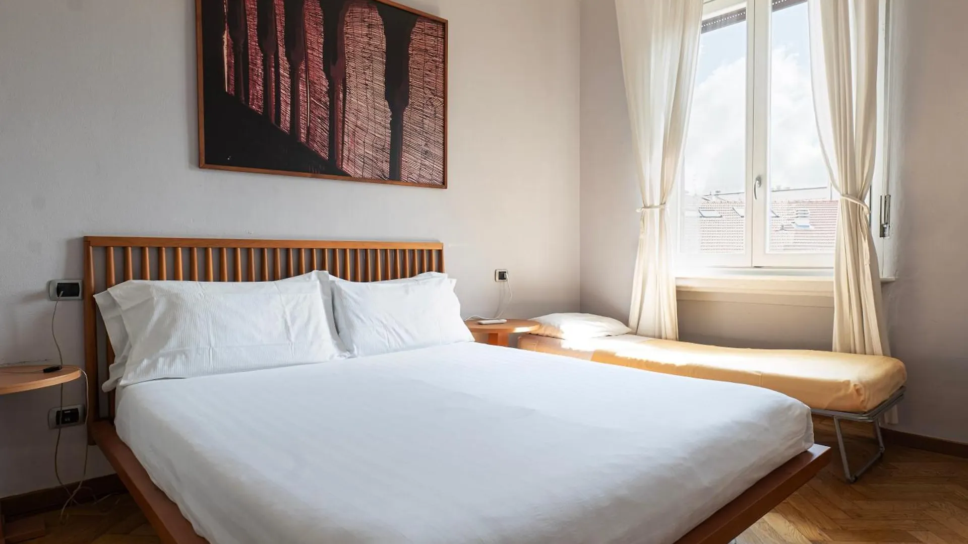 Appartement Bright House City Center On Subway Lines 1,2 &3 Milaan