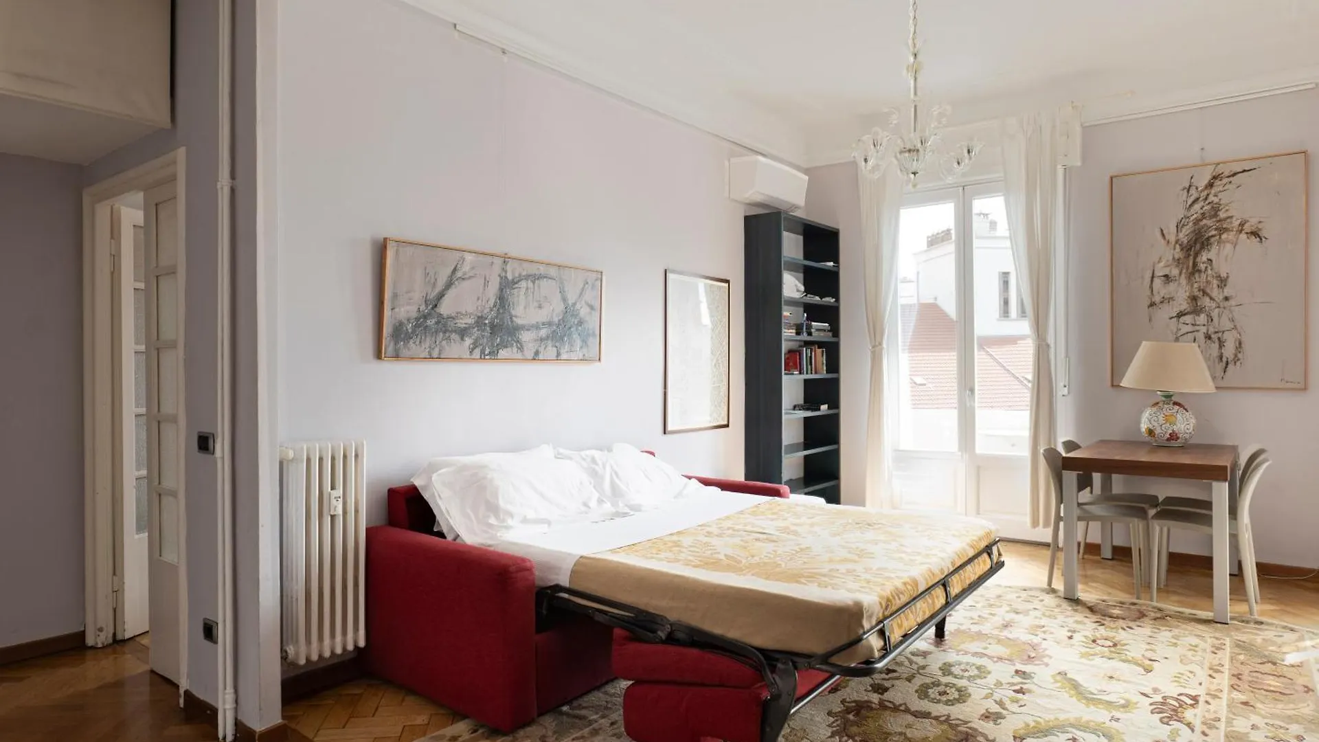 Appartement Bright House City Center On Subway Lines 1,2 &3 Milaan