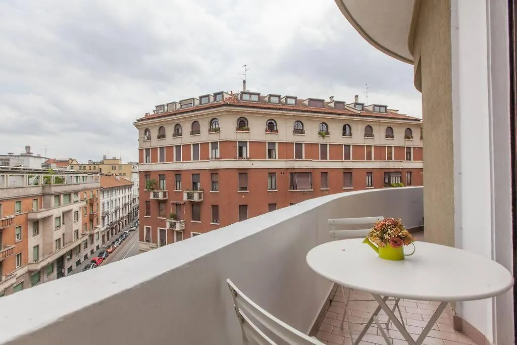 Bright House City Center On Subway Lines 1,2 &3 Milan Apartment
